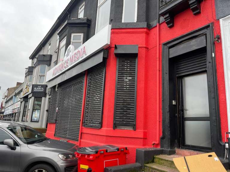 Office To Let in Manchester/Cheetham Hill Centre - Cheetham Hill Rd, Cheetham Hill, Manchester M8 