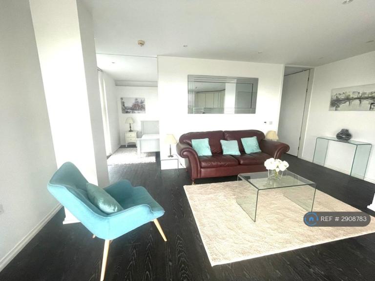 2 bedroom flat in The Cube West, Birmingham, B1 (2 bed) (#2908783)