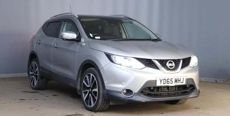2015 Nissan Qashqai 1.6 dCi Tekna 5dr Xtronic HATCHBACK DIESEL Automatic
