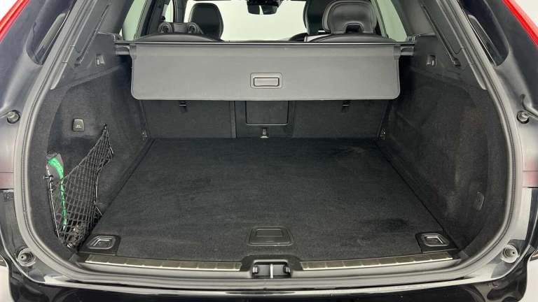 2021 Volvo XC60 R-Design, B5 AWD mild hybrid ESTATE Petrol/Electric Hybrid Automatic