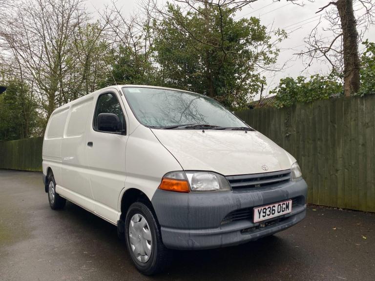 2001 Toyota HiAce 300 GS Van 88Bhp PANEL VAN DIESEL Manual