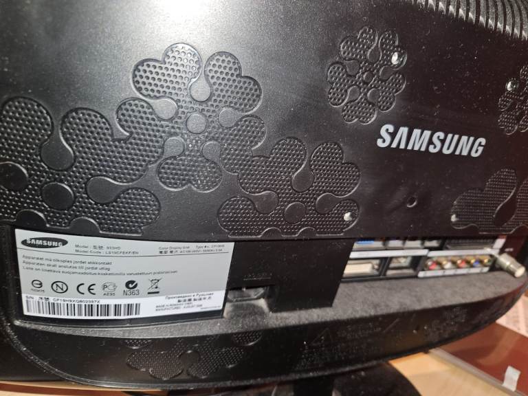 Samsung SyncMaster 940BW Monitor & Microsoft Keyboard