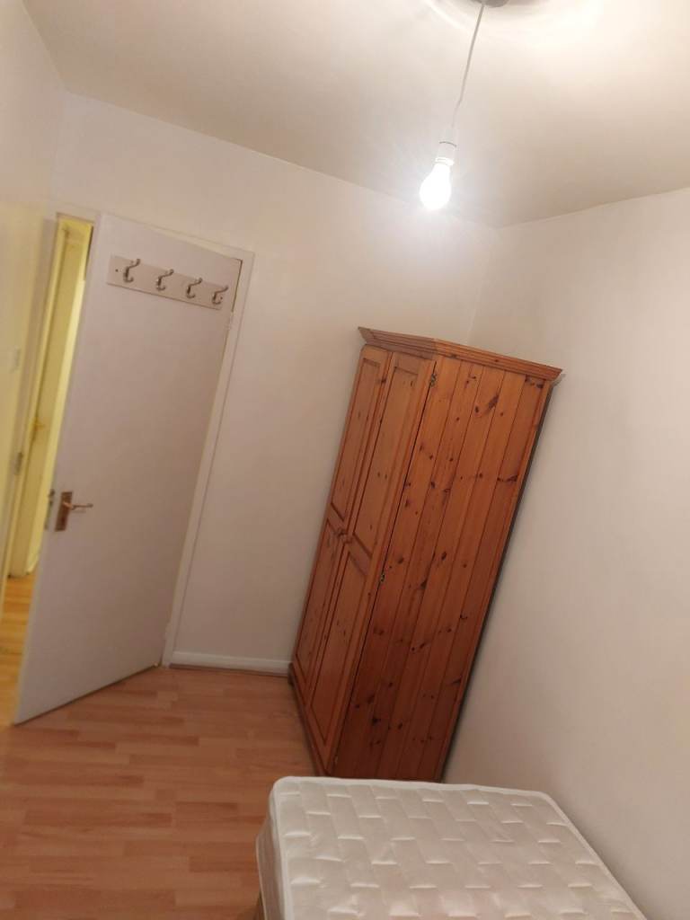 Single room in great location