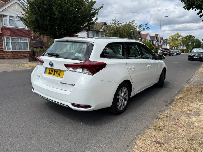 Toyota, AURIS, Estate, 2016, Automatic , 1798 (cc), 5 doors
