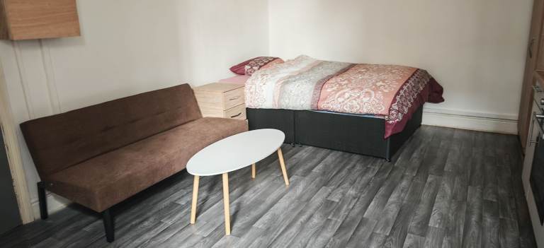 Flats Available. Are you on Benefits. U.C Welcome over 35's