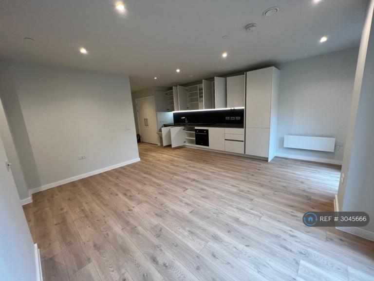 1 bedroom flat in Aspin Lane, Manchester, M4 (1 bed) (#3045666)