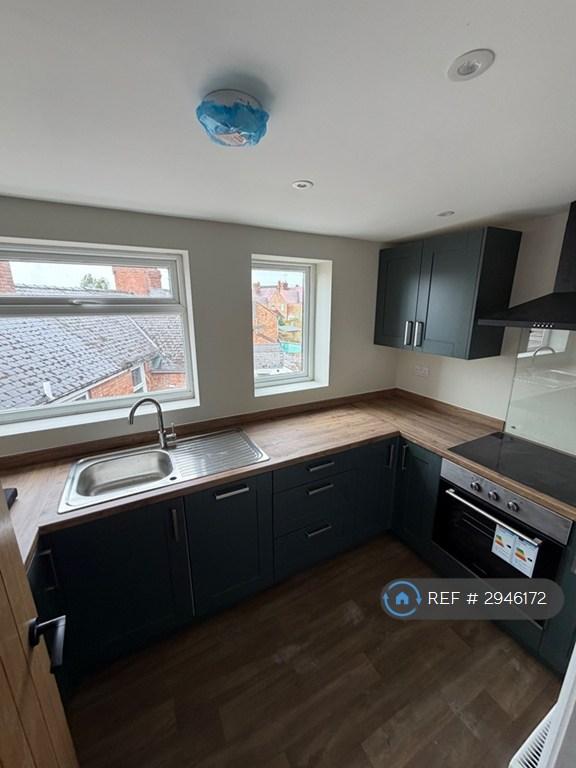 1 bedroom flat in Burford Road, Evesham, WR11 (1 bed) (#2946172)