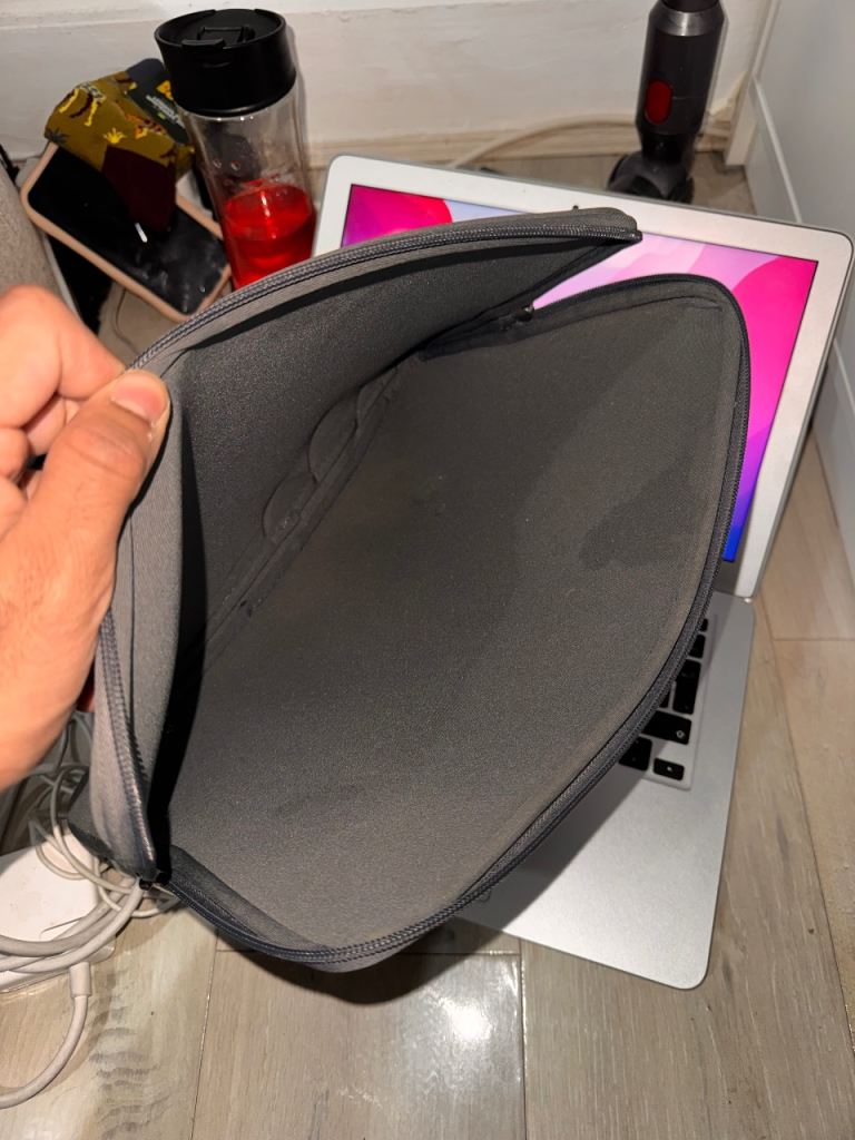 Apple MacBook Air 13 Inch 2017