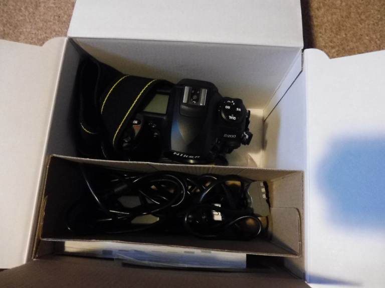 Nikon D200 Digital Camera with 18-70mm AF-DX Lens