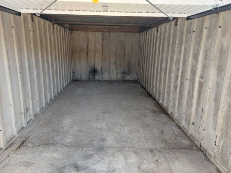 Garage/Parking/Storage: Stratford Street, Oxford OX4 1SW - GATED SITE, NEW DOORS 