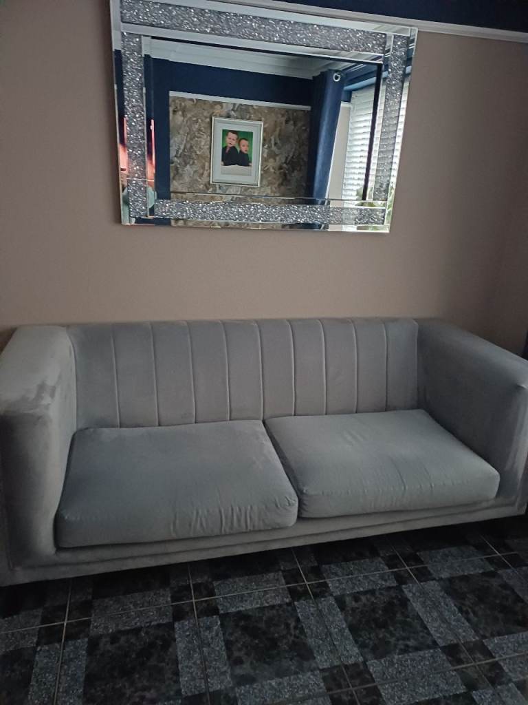3+2 settee