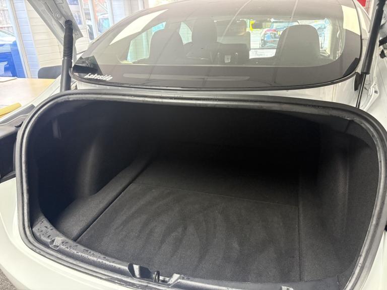 TESLA MODEL 3 Standard Range Plus 2021