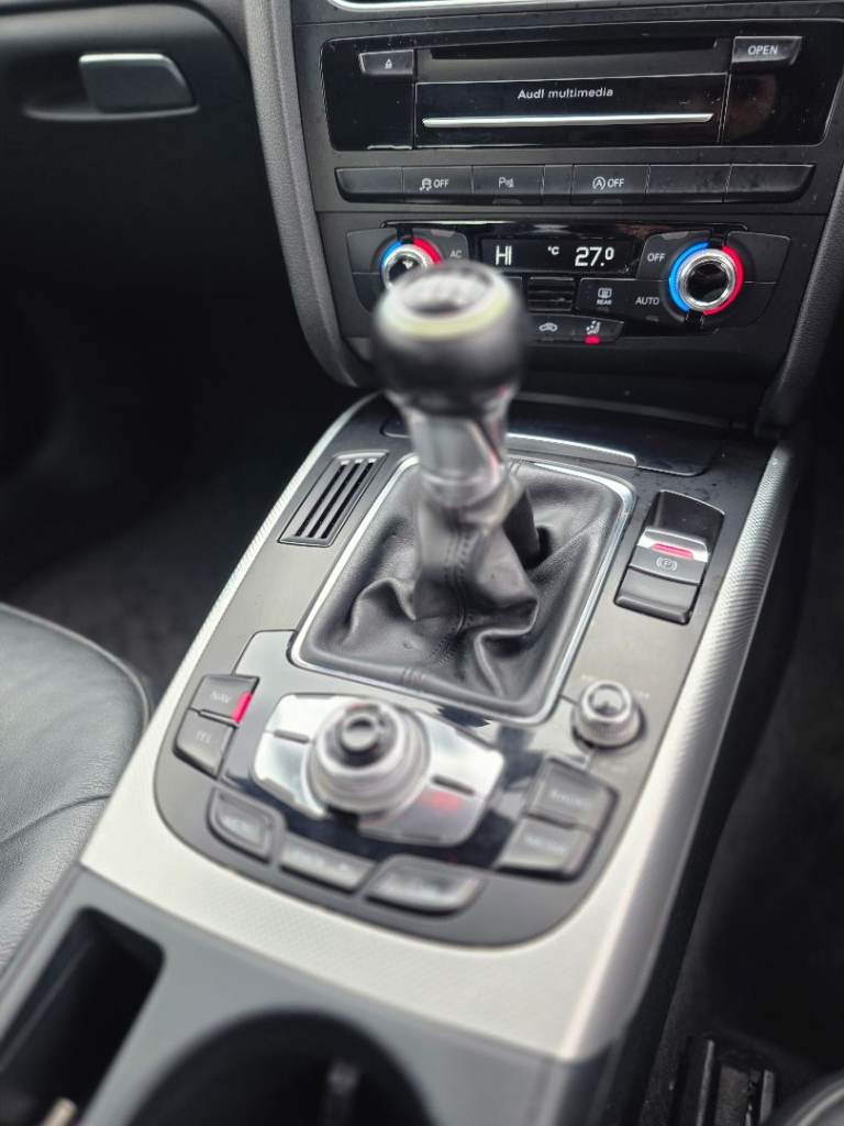 Audi, A4, Saloon, 2014, Manual, 1968 (cc), 4 doors