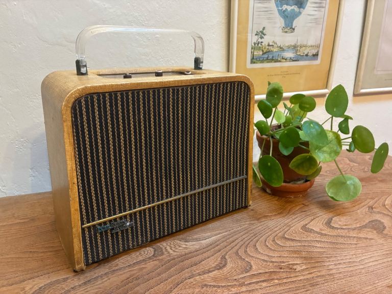 Vintage Ever Ready Sky King Radio - Spares or Repair