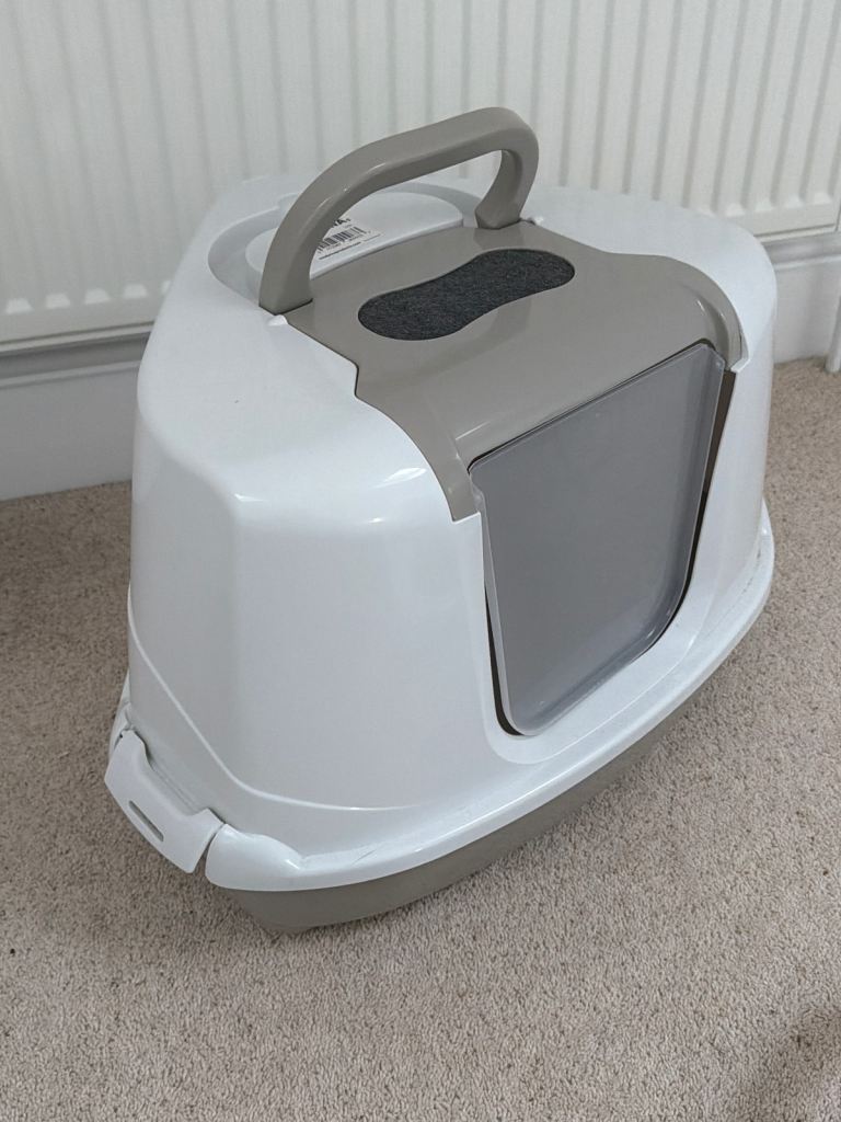 cat litter box
