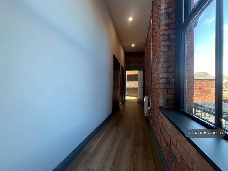 1 bedroom flat in Twist Lane, Leigh, WN7 (1 bed) (#2708538)