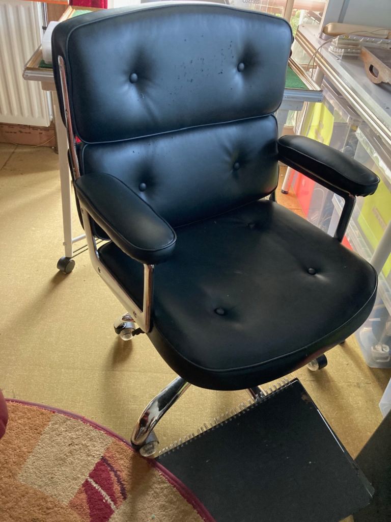 Chair: Eames design Time-LIfe Office "Lobby chair."