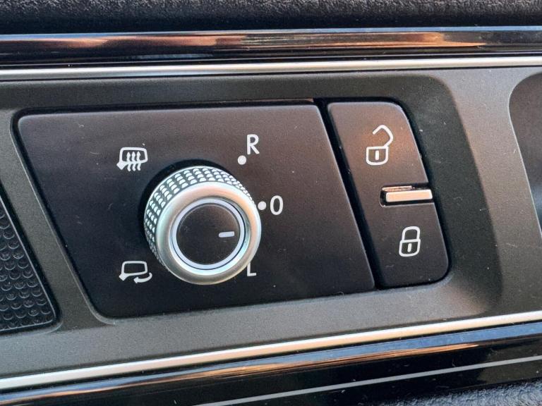 2015 Volkswagen Touareg 3.0 V6 TDI BlueMotion Tech 262 R-Line 5dr Tip Auto ESTATE DIESEL Automatic