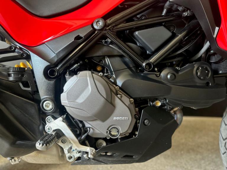 Stunning Low Mileage 2024/24 Ducati Multistrada V2S Motorcycle 