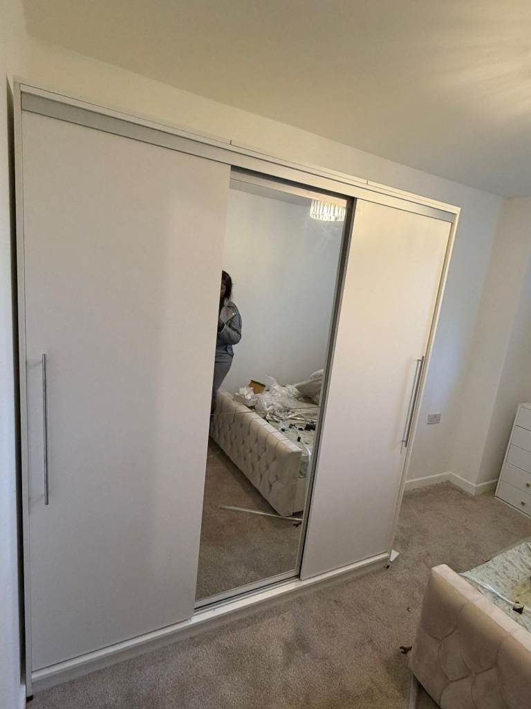 Elegant Sliding Wardrobe – Full & Half Mirror Options with Modern Matt Finish