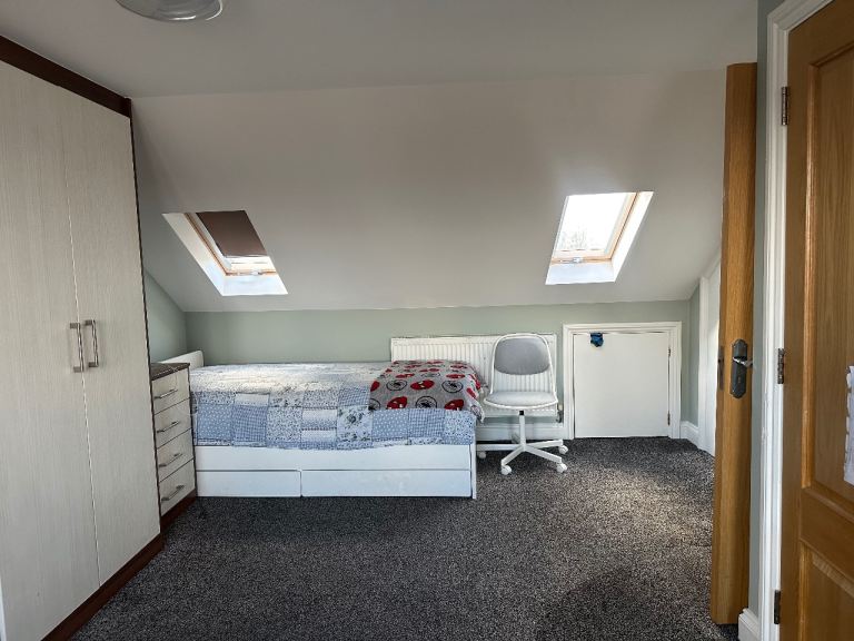 One double bed room available for rent in the loft with attached bathroom 