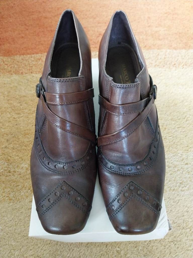 Brown Leather Brogue Style Shoes with Buckle Detail – Good Condition