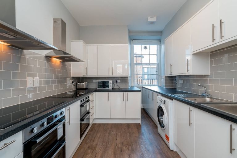 DOUBLE ROOM for flat share: INCREDIBLE flat share opportunity in Newington – bills included