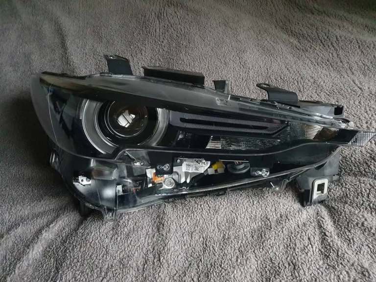 GENUINE 2017-20 MAZDA CX-5 DRIVERS LED HEADLIGHT