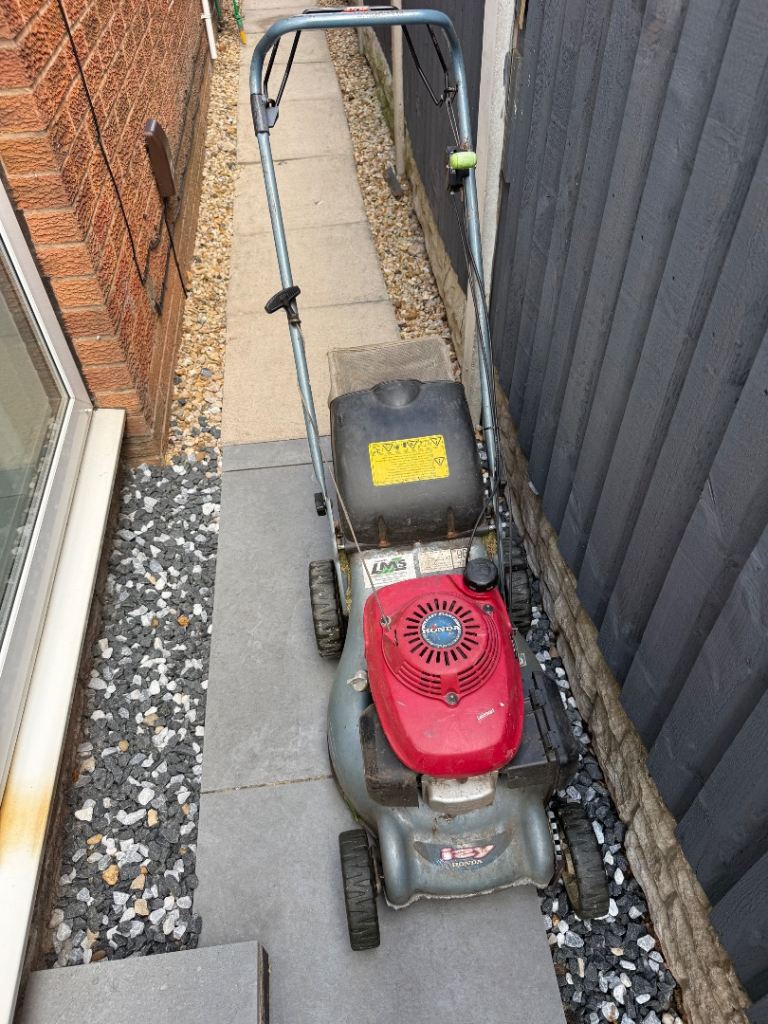 Honda Izzy lawn mower 