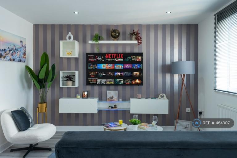 2 bedroom flat in Kelly Avenue, London, SE15 (2 bed) (#464307)