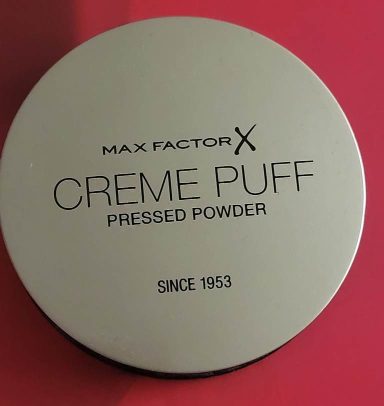 Max factor creme puff pressed powder,  21 g, matte finish compact face make up, 21 g