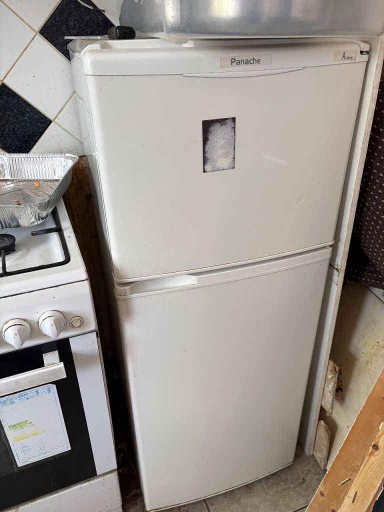 Fridge freezer 