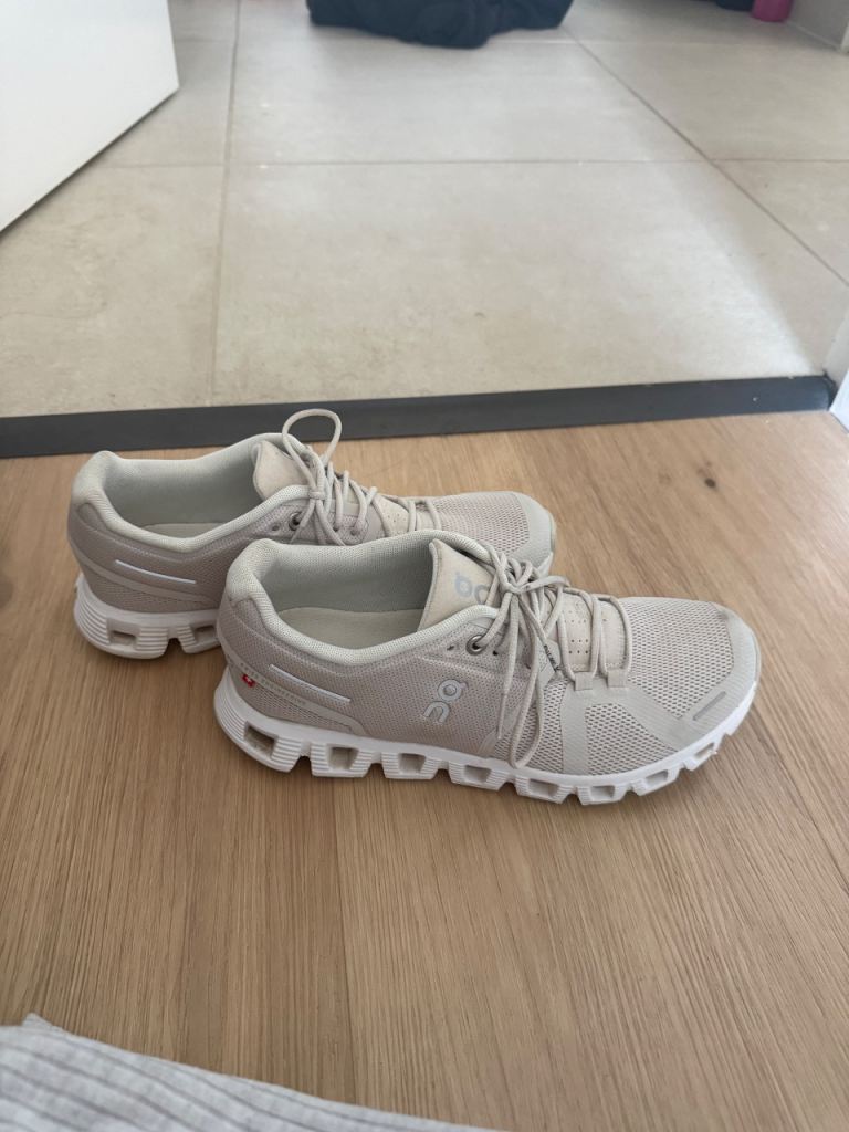 On Cloud Running Shoes - White/Beige, As Good As New
