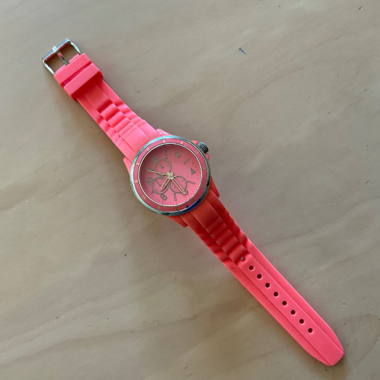 AS NEW LARGE BRIGHT ORANGE ANALOGUE WATCH