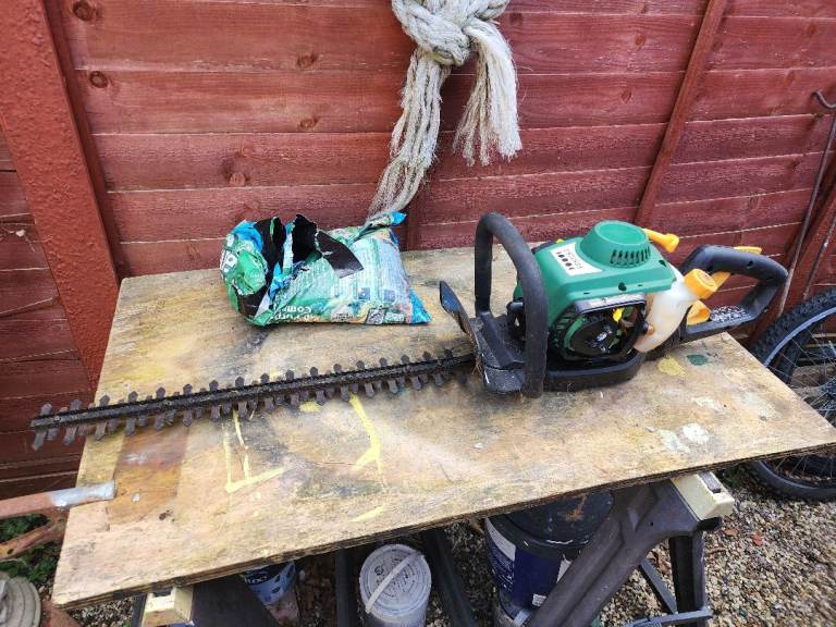 Hedge trimmer