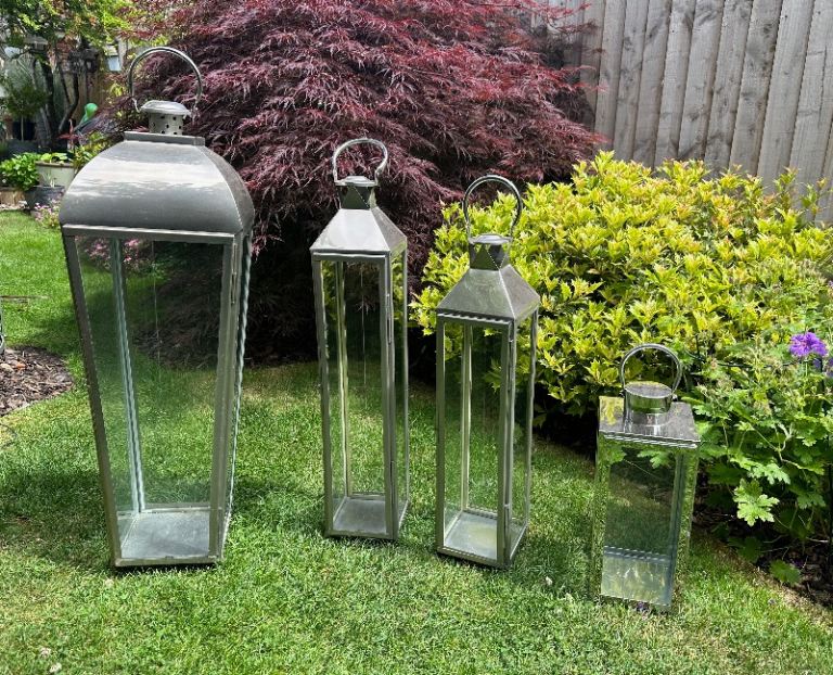 Metal Lantern – Good Condition Outdoor Light