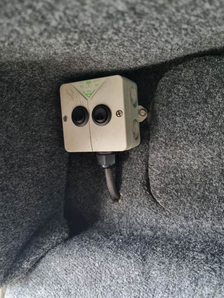 FORD TRANSIT CAMPERVAN - 6 SEAT BELTS - MATCHING RE-TRIMM SEATING - DIESEL HEATER