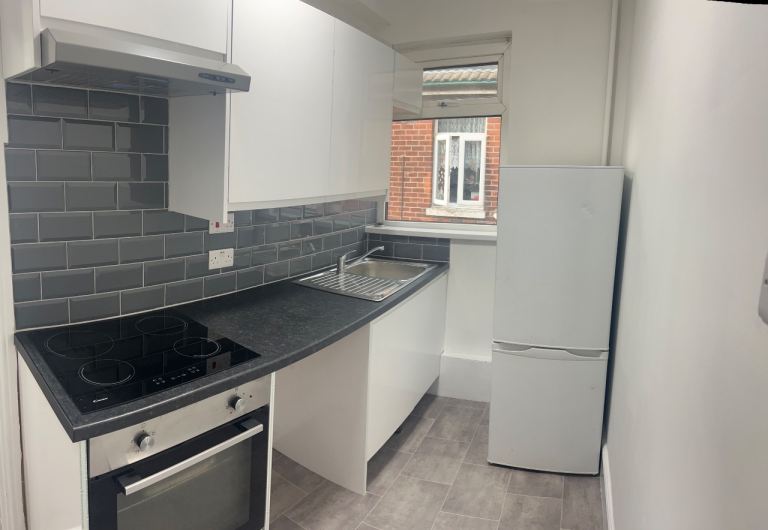 Excellent studio to rent in upper shirley