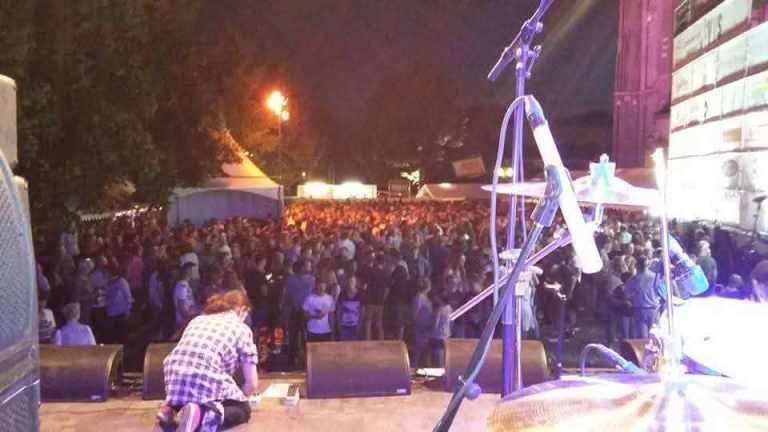 Female Vocalist Wanted for VOCAL SOLO