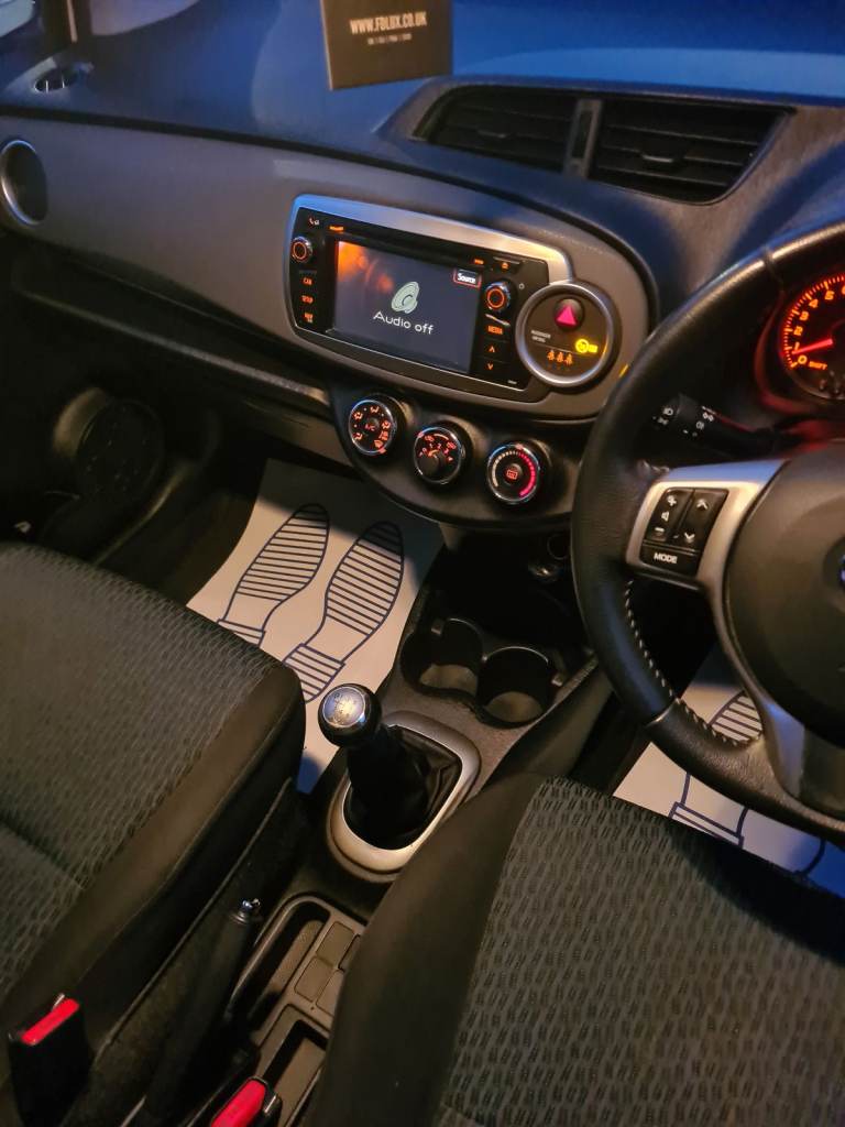 Toyota, YARIS, Hatchback, 2012, Manual, 1329 (cc), 5 doors