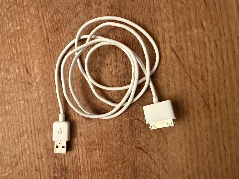 Apple iPad charging cable (genuine Apple product)