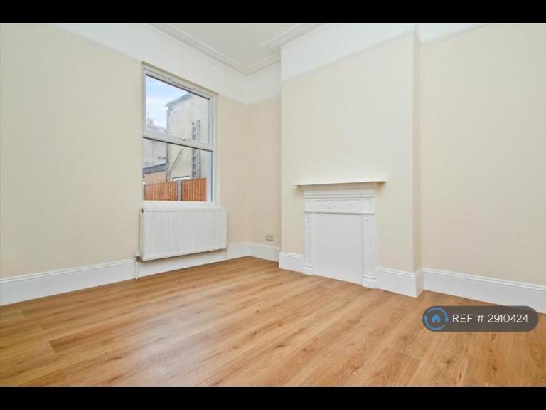 4 bedroom house in Howard Road, London, NW2 (4 bed) (#2910424)