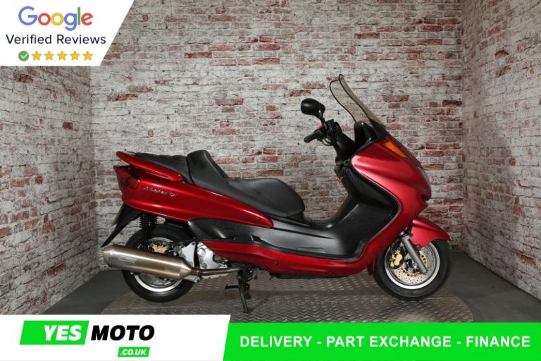 YAMAHA MAJESTY 250 2002 Petrol Automatic in Red