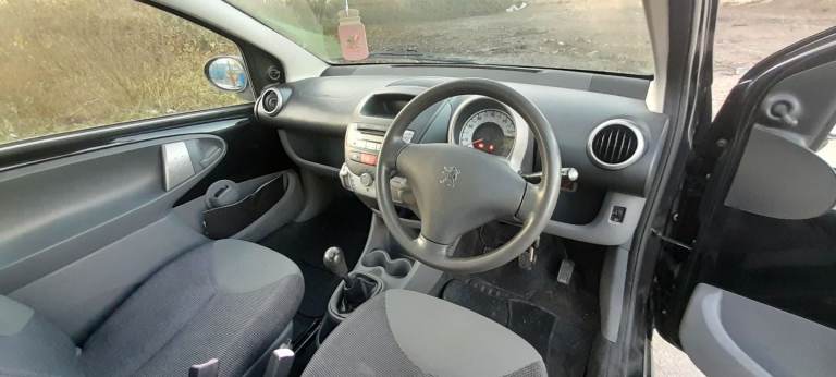 Peugeot 107 . Cheap road tax 