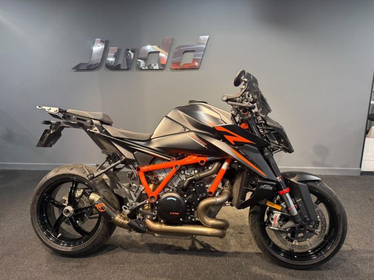 KTM 1390 SUPER DUKE R