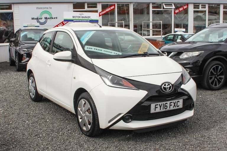 2016 Toyota AYGO 1.0 VVT-i X-Play 5dr HATCHBACK PETROL Manual