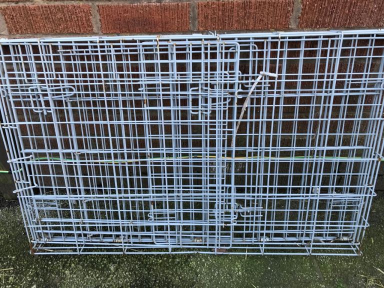 Medium dog crate 