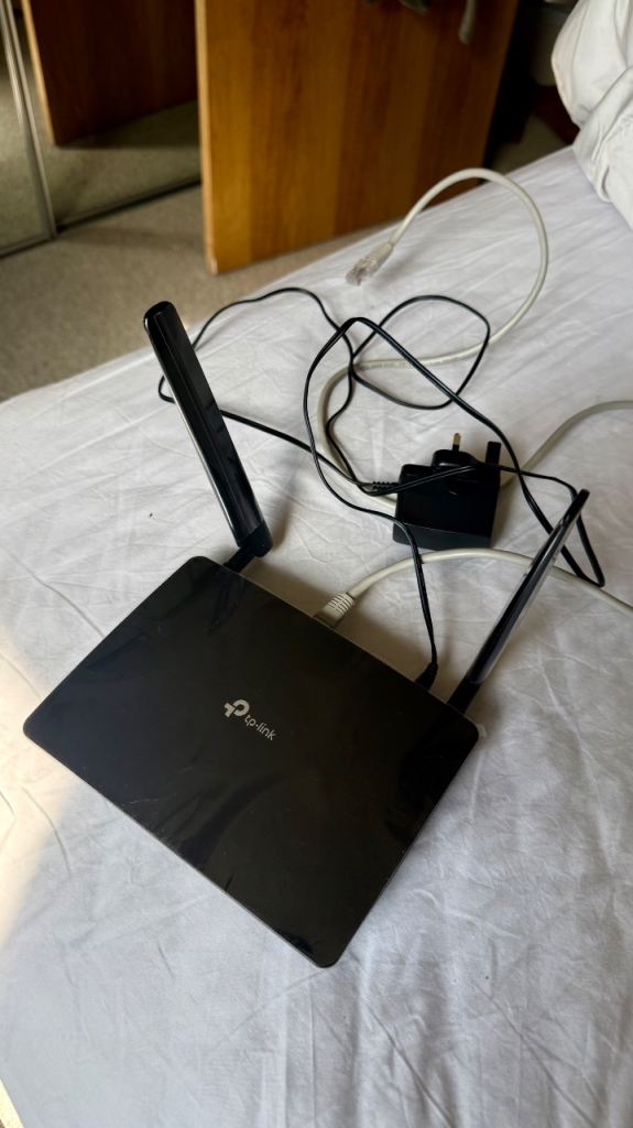 TP-Link 4G LTE Router (TL-MR6400) – Excellent Condition