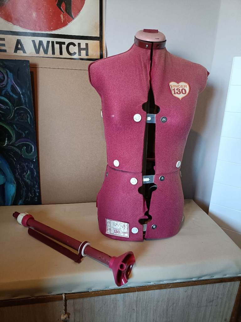 Vintage Singer dress makers mannequin 