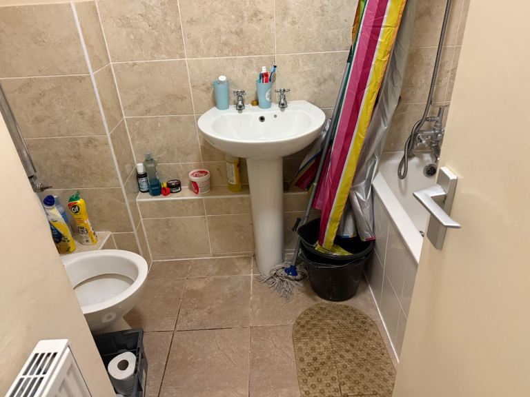 Room available in a two bed flat